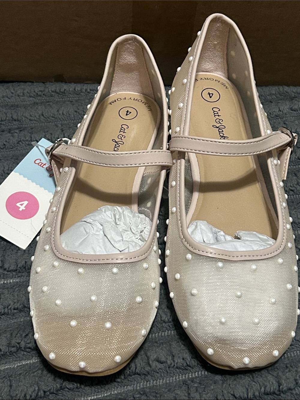 New* Cat and Jack Pearl-Embellished Flats in Light Beige girls Sz 4